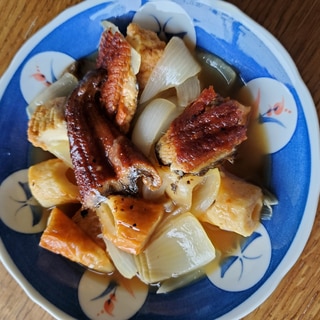 うなぎとちくわと玉ねぎの煮物